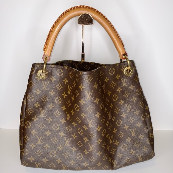 ($1600) Artsy mm - Picture 2 of 9